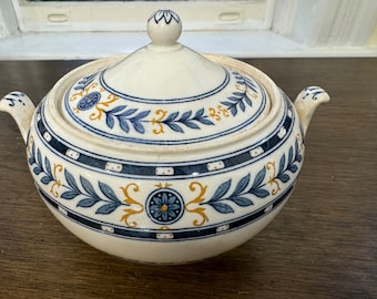 WEDGWOOD THE ETRURIA (Blue Laurel) Sugar Bowl And Lid