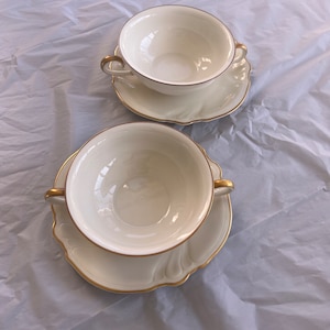 Rosenthal Kronach Viktoria Shape German Porcelain Wave Design  Bullion Cream Soup Bowl And Saucer  Set  of 4