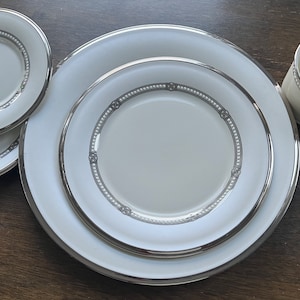 Lenox ENGAGEMENT 5PC Dinnerware Place Setting New Bone China Made In USA New