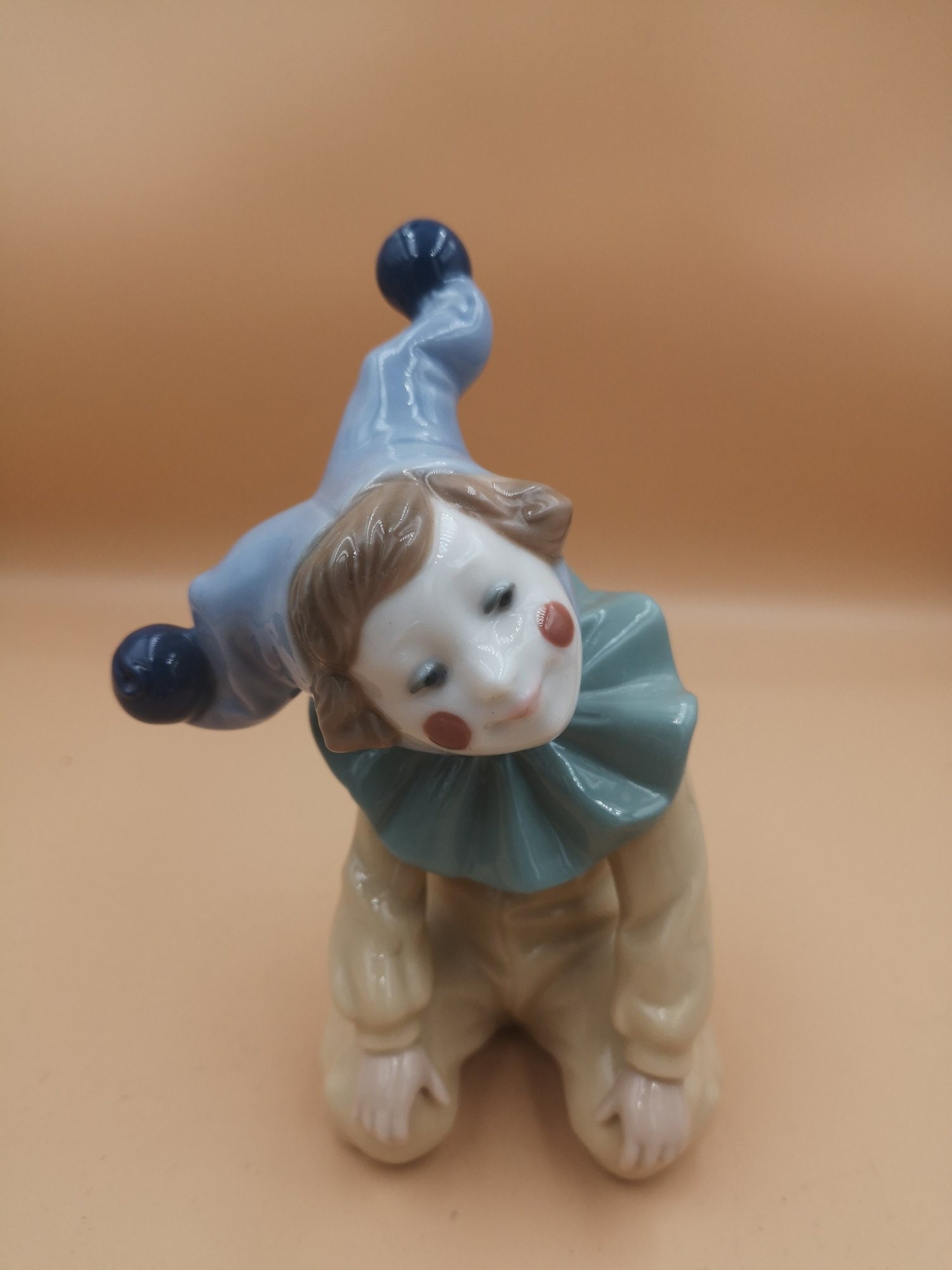 Retired Lladro Sad Clown Figurine - 34cm - Lladro and Nao - Ceramics