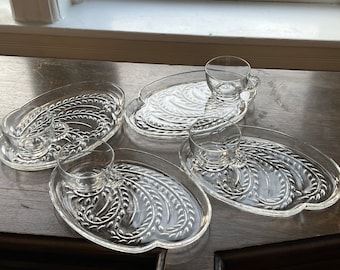 Vtg Federal Glass Co Homestead 8 PC Snack Set ( 4 Plates & Cups)  Glass Snack Set w/box Set Of 4