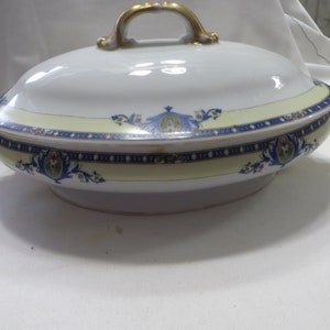 Victoria China CZECHOSLOVAKIA  Covered  Oval Vegetable Excellent Condition