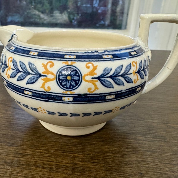 WEDGWOOD The Etruria (Blue Laurel) Mini Creamer 2.5"