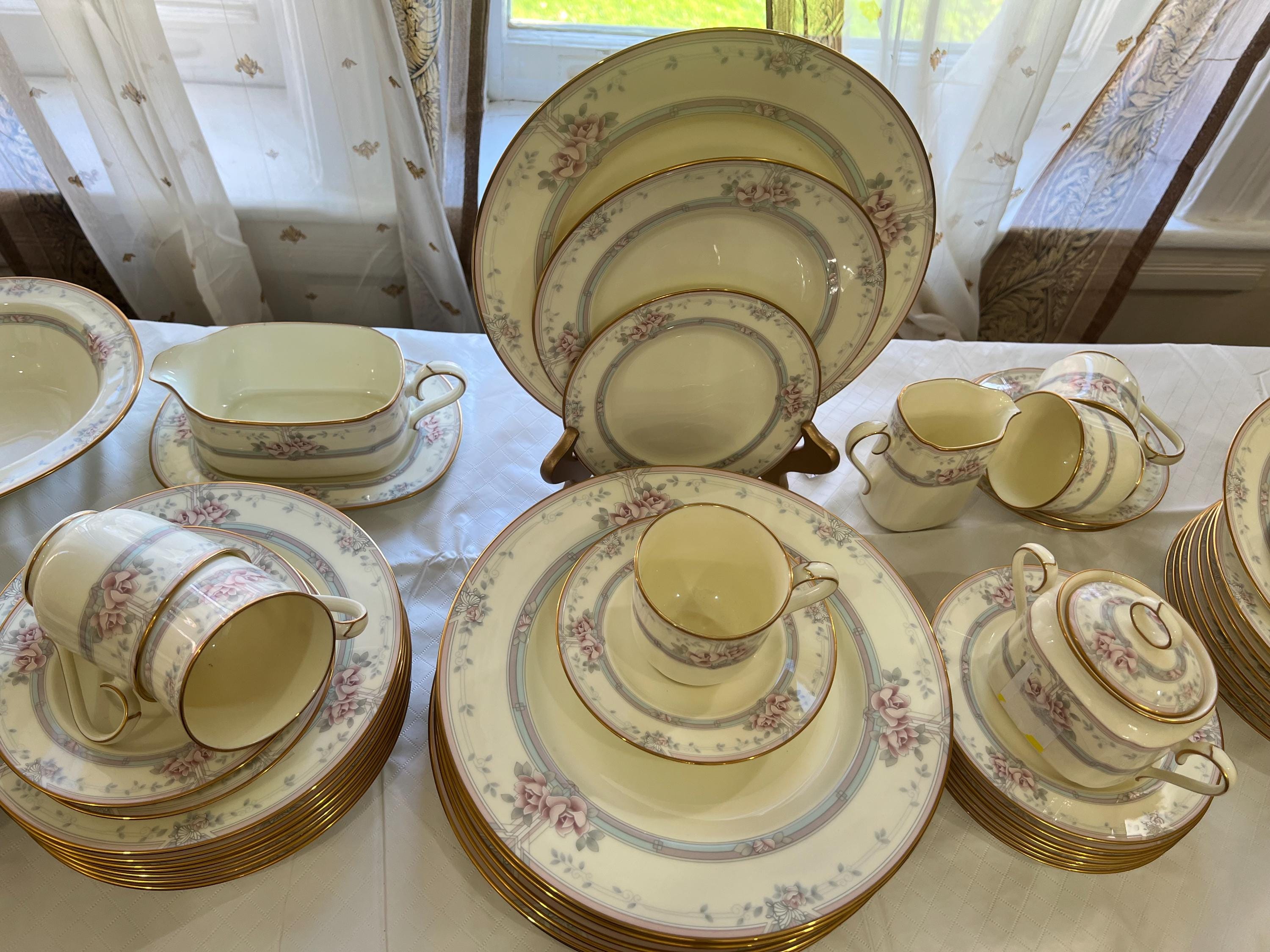 Noritake Magnificence Dinnerware Bone China Set for 62 Pcs