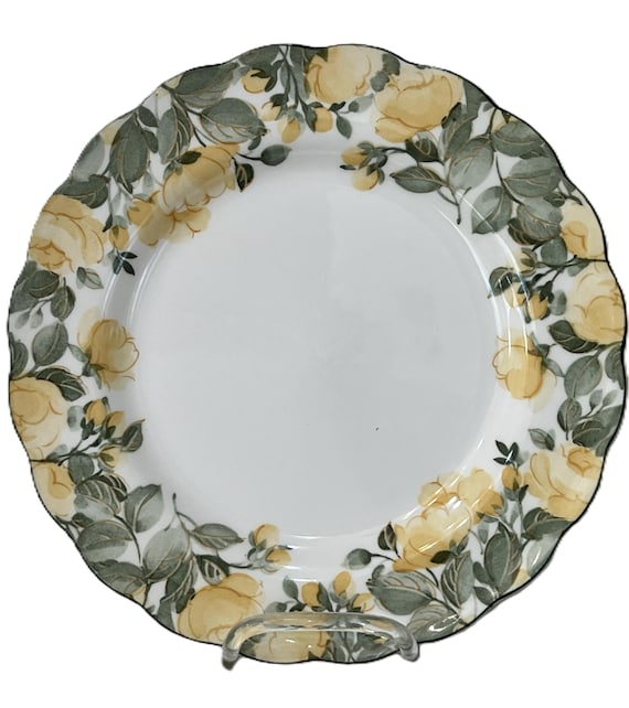 Nikko Gracious Vintage Dinnerware Set: Yellow Floral Tableware