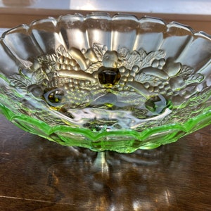 Vintage Harvest Grape And Leaves Indiana Green  Glass Oval Bowl