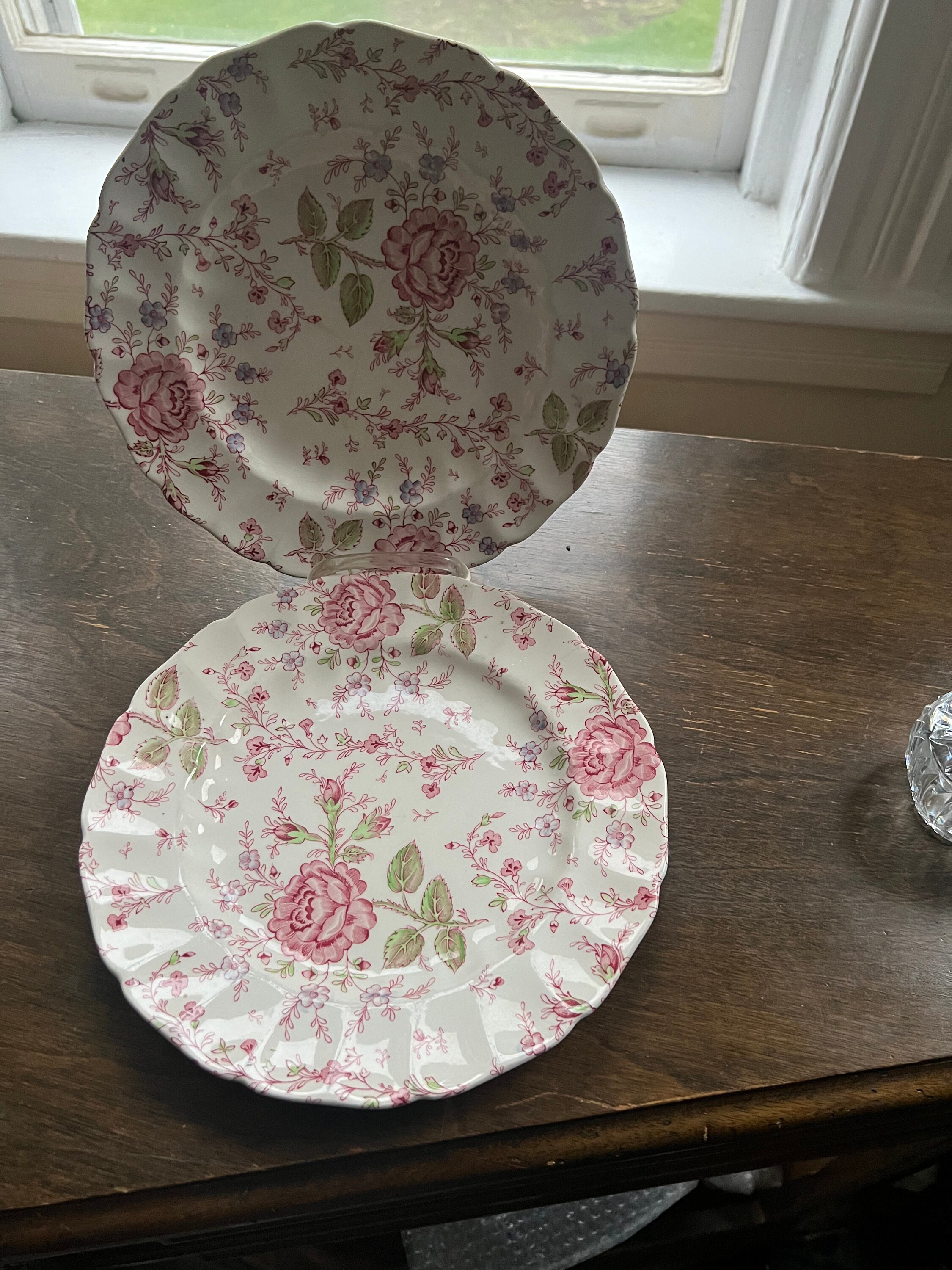 Johnson Brothers Rose Chintz Pink Flowers Green Leaves Dinner