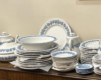 Zestaw obiadowy Vintage Wedgwood Lavender on Cream Color (Shell Edge) by WEDGWOOD