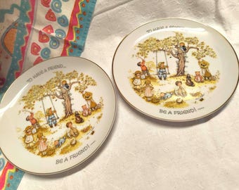 Holly Hobbie original collectible porcelain plate "To Have a Friend... Be a Friend", made in Japan by Sands 1976.