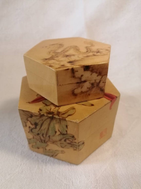 made in China pre-2000. Pair of vintage hexagonal Chinese wooden trinket boxes lacquered exterior and fabric-lined interior with fitted lid