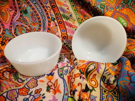 Vintage pair of ovenproof Anchor Hocking Fire King milk glass/white glass ramekins, utility bowls or custard cups, made in USA circa 1980s.