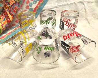Set of 6 Italian Parigi Scotch Whisky glasses / tumblers,  pairs of red green and yellow, circa 1970s.