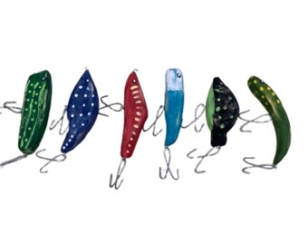 Bold Green Wooden Fish Ornaments – Handcarved Fishing Lures, Nautical Cabin Tree Decor, Rustic Man Cave Gift Set