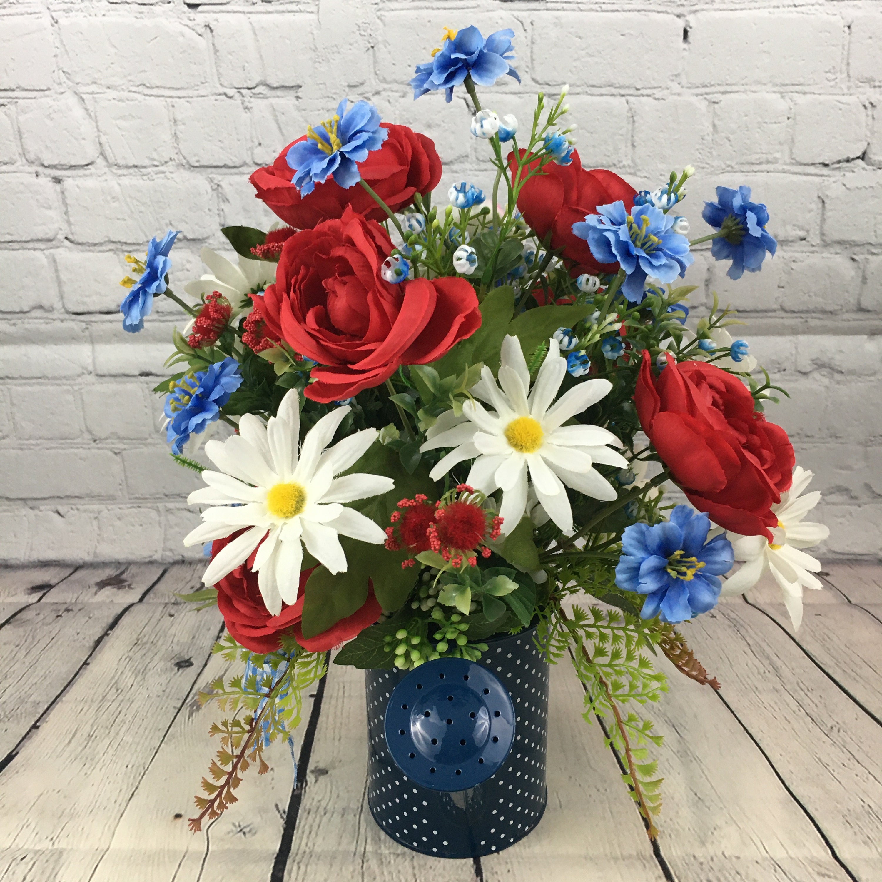 New! July 4th Red, White And Blue Big Daisy Design Retro Modern