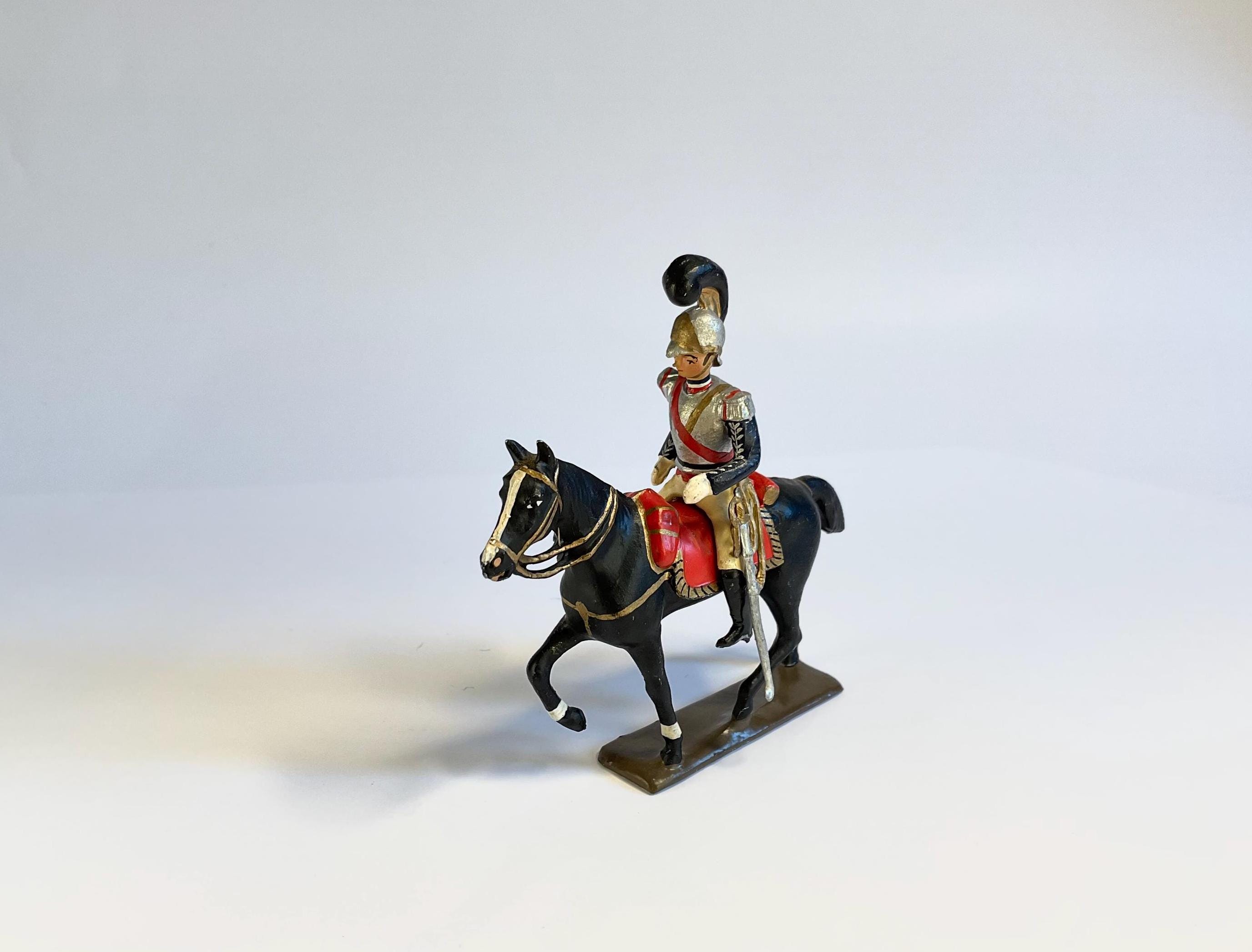 LOT DE PETITS soldats vhicule militaire et un lot de pieces a trier EUR