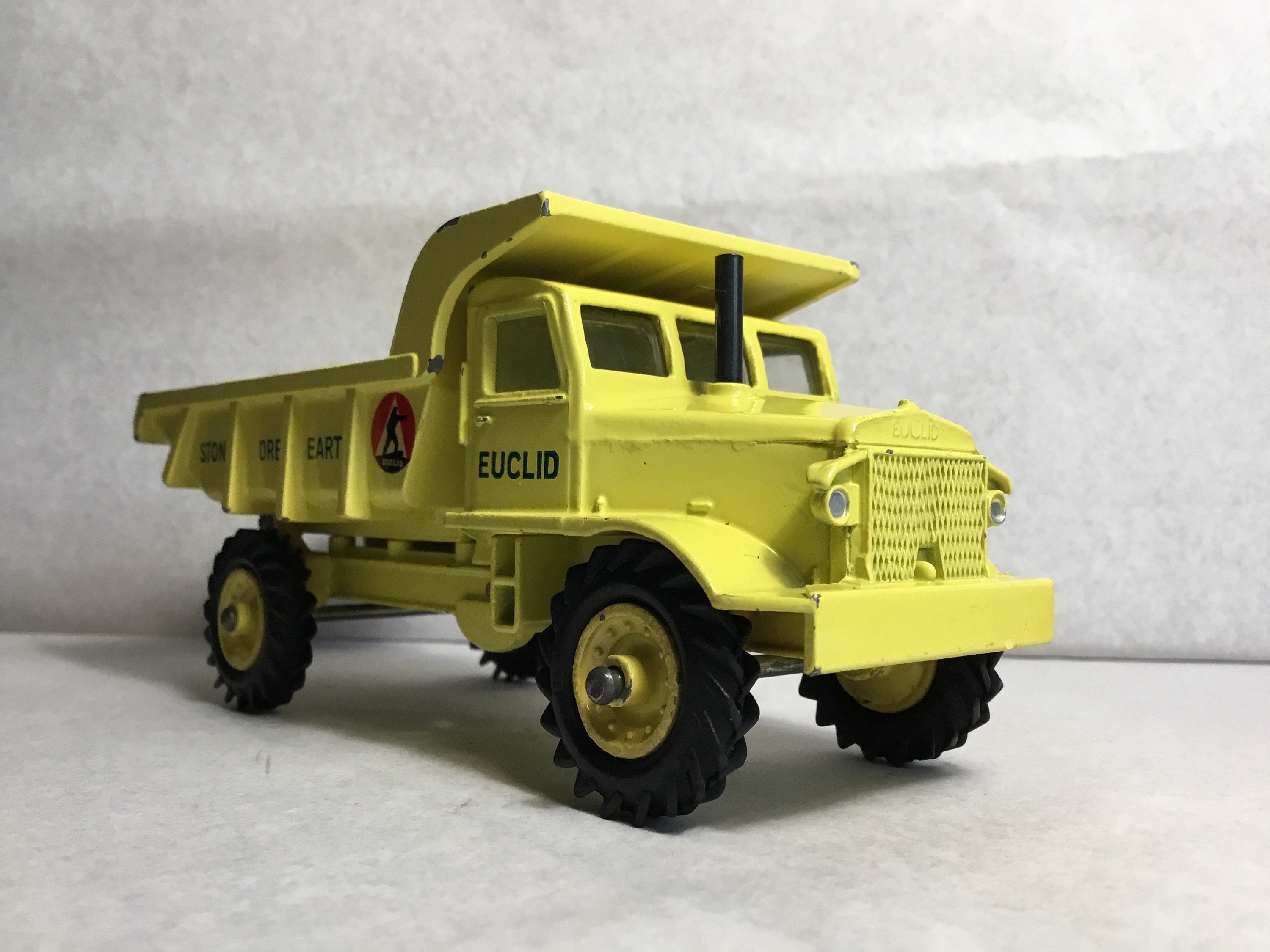 Dinky Toys Euclid Rear Dump Truck Ref . 965 (1955-1969) Made