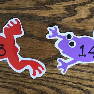 Social Distancing Frosch Bodenaufkleber: Vinyl Nummer Line Aufkleber; Klassenzimmer line up; Zahlenmuster-Sondierung; Bodenaufkleber, Line-up Dots