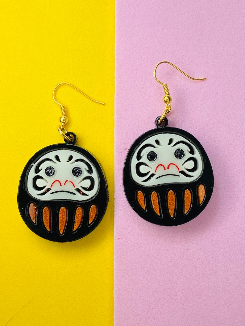 MAKOKOT LIGHT Traditional Daruma Doll EARRINGS Black