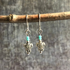 Tiny Silver Sea Turtle Earrings / Small Turtle and Turquoise Earrings / Beach Earrings / Ocean Earrings / Vacation Jewelry