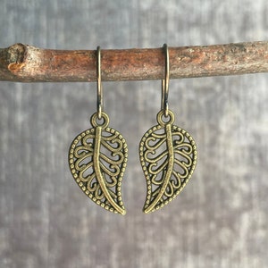 Leaf Earrings / Small Brass Earrings / Fall Jewelry / Brass Dangle Earrings / Rustic Boho Earrings / Minimalist Earrings / Light Earrings