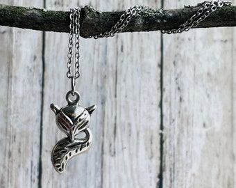 Small Fox Necklace / Silver Necklace / Fox Jewelry / Nature Forest Necklace / Animal Lover Gift
