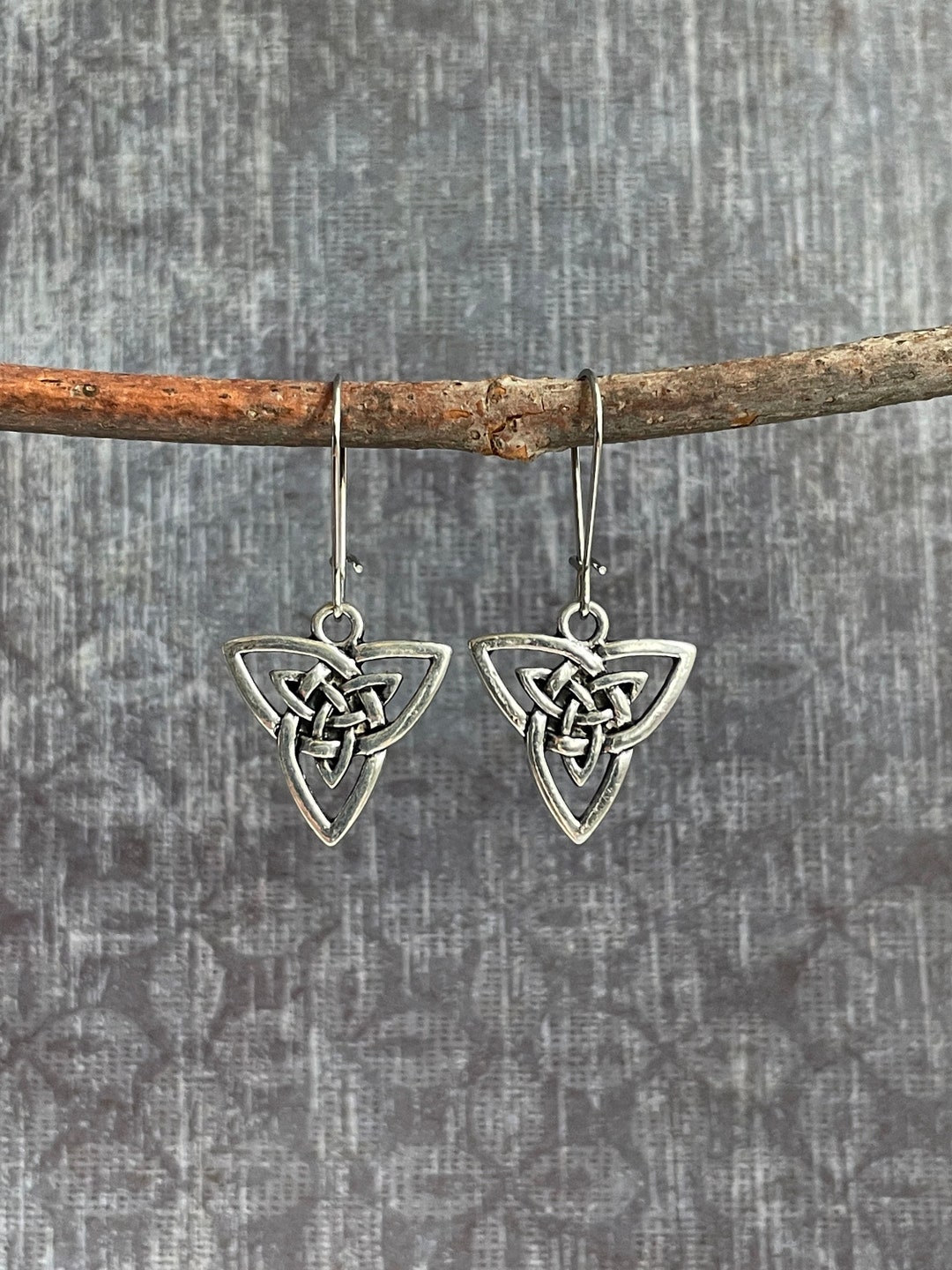 Celtic Trinity Knot Earrings / Silver Celtic Dangle Earrings / Irish