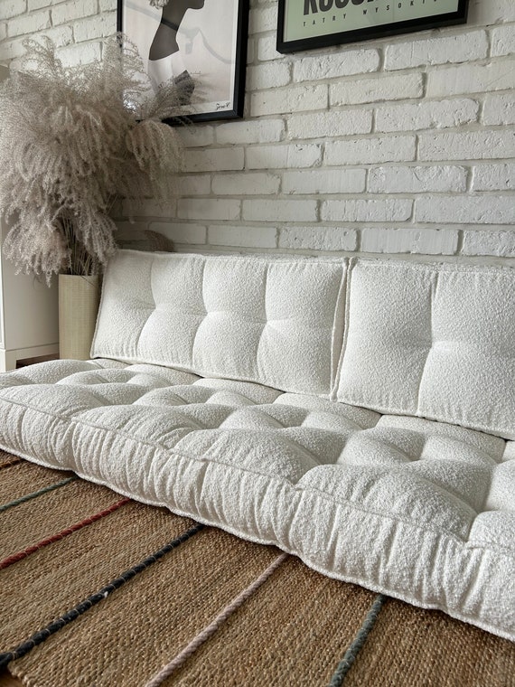Bodensofa, weißes Bodensofa, BOUCLE-Bodenkissen und Rückenlehne