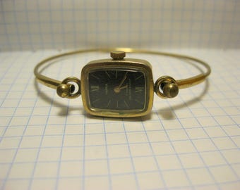 Colgante dorado "Amanecer de la URSS", dorado para ella en una cadena, colgante de una colección de relojes de la URSS.