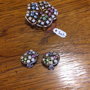 Vintage Rhinestone Brooch and Clip On Earrings Set
