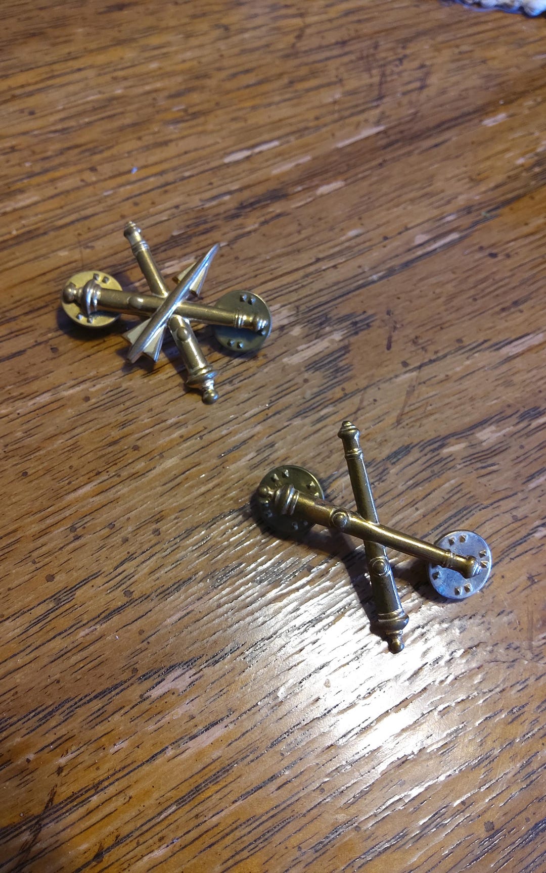 Set of 2 U.S. Army Field Artillery Branch Insignia Pins – Crossed ...