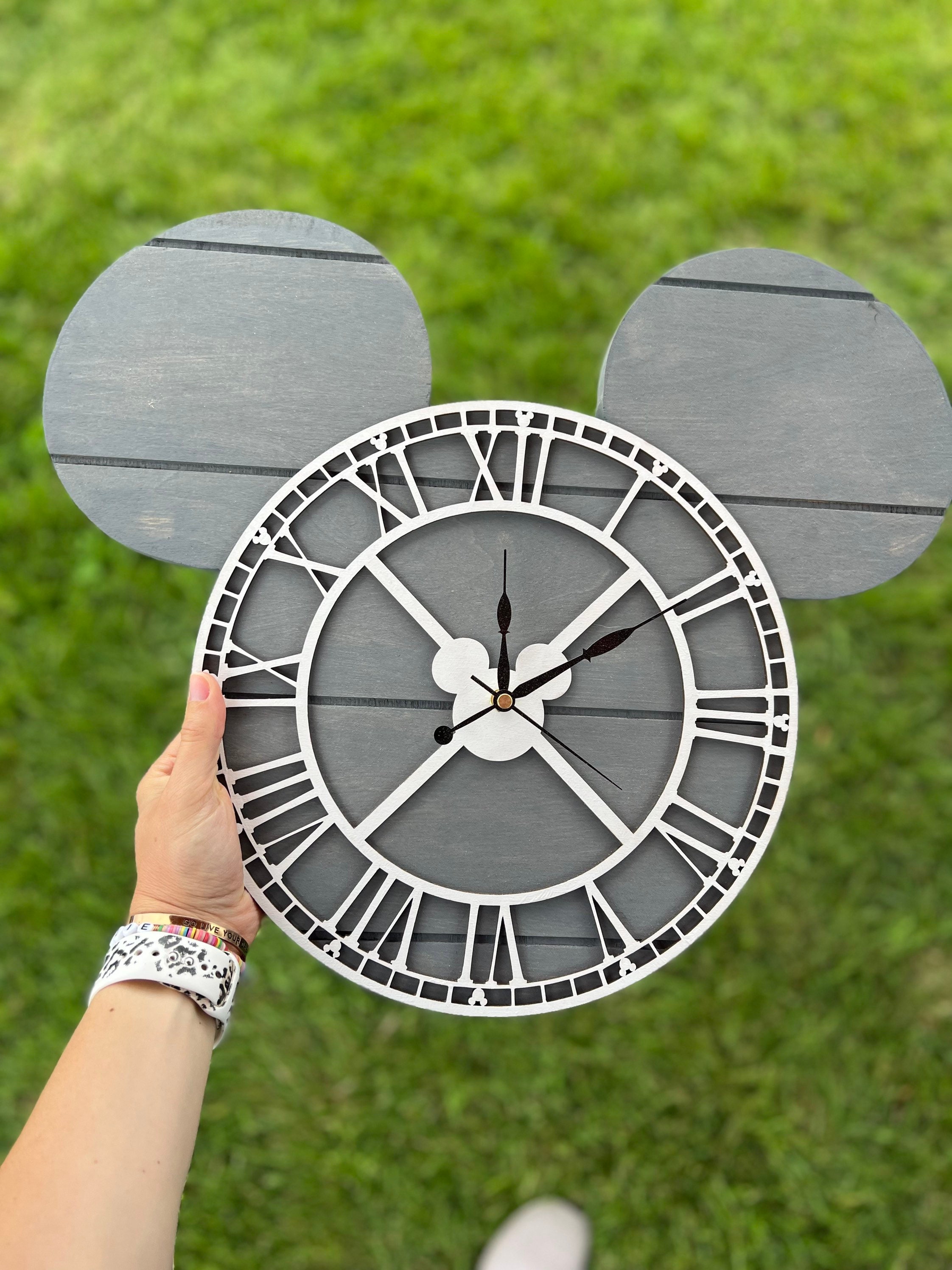 Disney Minnie Mouse Frameless Borderless Wall Clock For Gifts or Decor E123