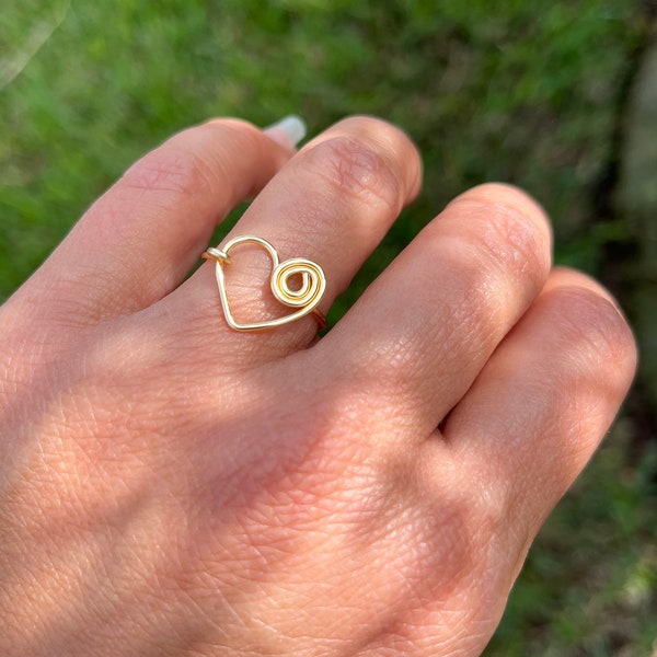 Heart ring, heart wire ring, gold wire wrapped ring, valentines gift, ring with heart, gift for her, heart shaped jewelry, love ring