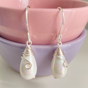 Teardrop Pearls Earrings, pearl dangle earrings, pearl dropped earrings, teardrop pearls, wedding earrings