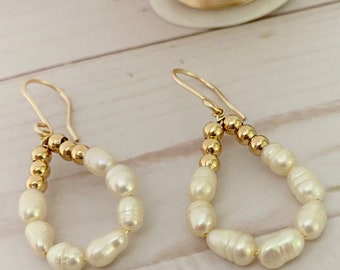 Teardrop Pearl Earrings, freshwater pearl earrings, june birthstone earrings, teardrop hoop earrings, pearl dangle earrings,
