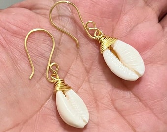 Orecchini Lunghi A Conchiglia Placcati Oro 14K – Design Con Nappe Marine – Estate E Spiaggia