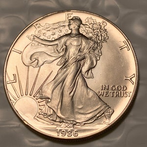 Low Mintage 1986 American Silver Eagle Dollar / Troy Oz .999 Fine Silver