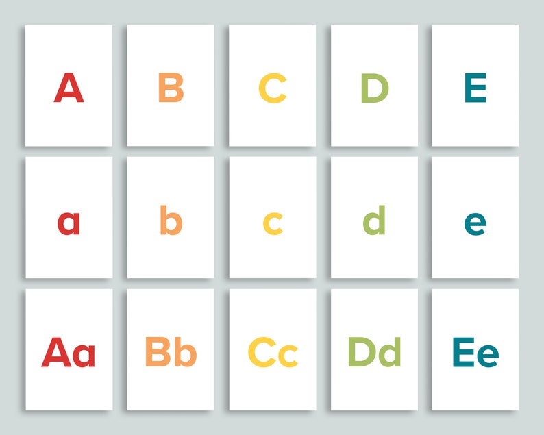 Puede incluir: Una cuadr&iacute;cula blanca con 15 cuadrados, cada uno con una letra del alfabeto. Las letras est&aacute;n en may&uacute;sculas, min&uacute;sculas y may&uacute;sculas y min&uacute;sculas. Las letras son de diferentes colores, incluyendo rojo, naranja, amarillo, verde y azul.