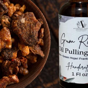 Mieszanka olejków eterycznych do naprawy dziąseł i NOWY ziołowy napar do naprawy dziąseł: Skoncentrowana mieszanka do płukania ust olejem