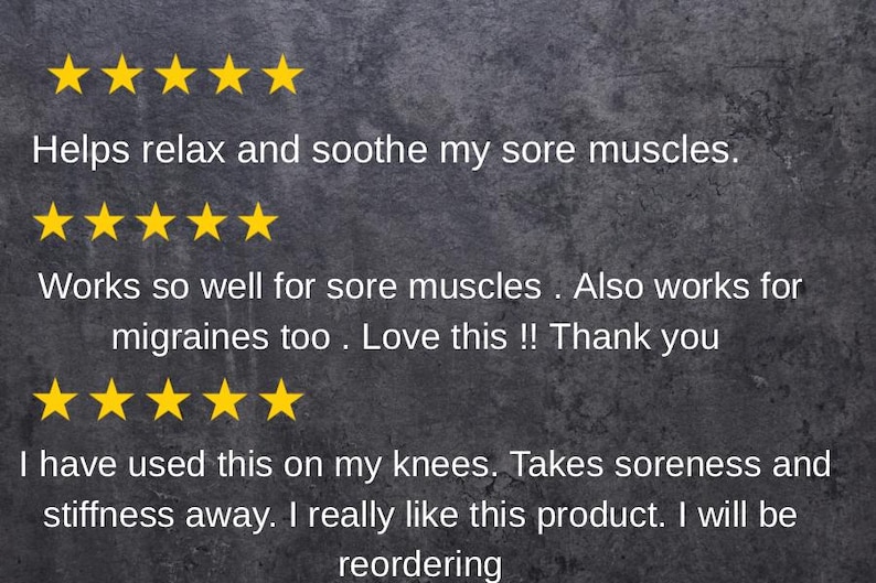 Peut inclure: Image de commentaires clients avec des &eacute;valuations cinq &eacute;toiles. Le texte comprend des phrases telles que &laquo; Aide &agrave; d&eacute;tendre et apaiser mes muscles endoloris &raquo; et &laquo; Fonctionne si bien pour les muscles endoloris &raquo;. Fond gris fonc&eacute;.