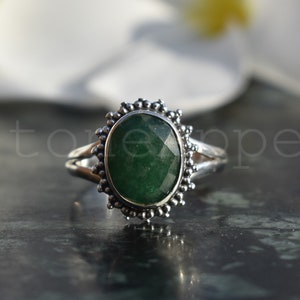 Natural Emerald Ring, Emerald Jewelry, Sterling Silver Ring, Oval Ring, Boho Ring, Statement Ring, Bezel Ring, Christmas Sale, Mom Ring, Sis