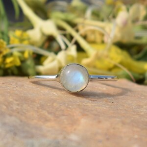 Moonstone Ring, Round Moonstone, Moonstone Jewelry, Silver Moonstone Ring, Boho Ring, Dainty Ring, Gemstone Ring, Statement Ring, Women Ring