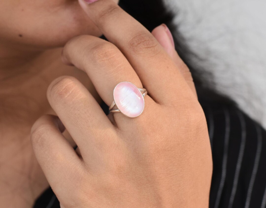 Frida Ring - Rainbow Moonstone