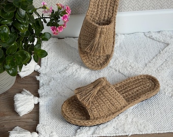 Naturalne kapcie lub sandały z juty – ręcznie robione buty letnie