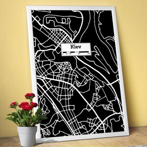 Kiev, affiche du plan de la ville dessinée à la main, art urbain moderne noir et blanc, impression pour les amateurs de voyage et décoration murale minimaliste, affiche de la ville noire