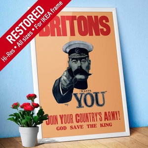 Pode incluir: Um cartaz de recrutamento da Primeira Guerra Mundial de época que mostra um soldado de uniforme apontando para o espectador com o texto "Britons" e "Wants You" em vermelho. O cartaz também inclui o texto "Join Your Country's Army! God Save The King."