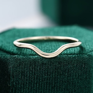 Curved wedding band women vintage yellow gold simple ring delicate band wedding band unique dainty Bridal Stacking promise wedding band