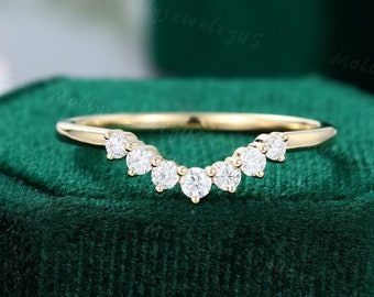 Geschwungener Ehering Vintage Gelbgold Ehering Einzigartiger Diamant Chevron Braut Stapel passender Versprechensring Jubiläum zartes Band