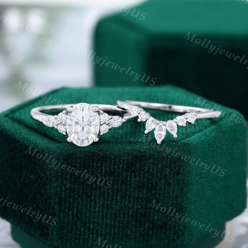 Vintage Style 18ct White Gold & Diamond Halo Engagement Ring - Etsy