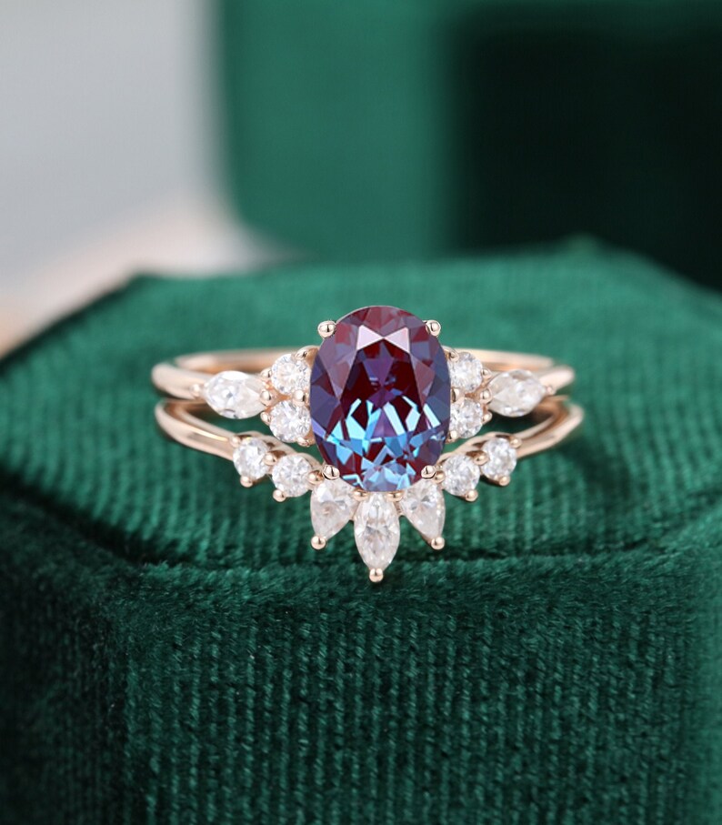 Oval Alexandrite Engagement Ring Vintage Unique Diamond | Etsy