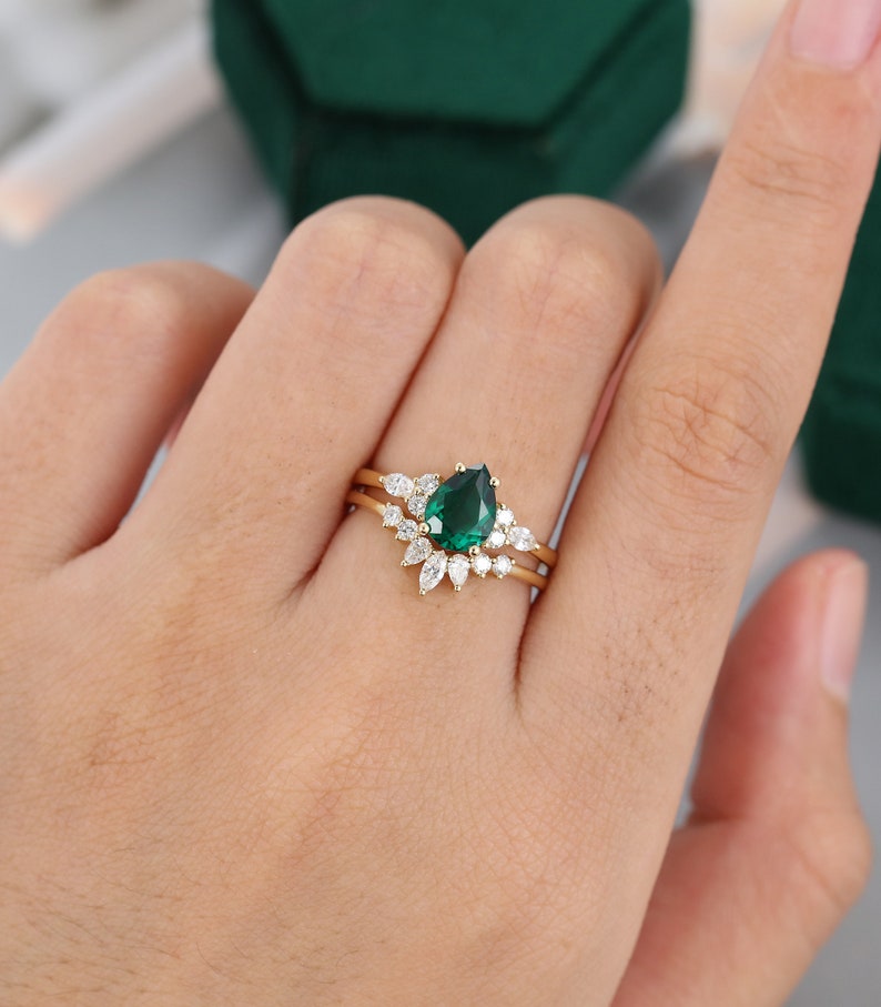2PCS Pear Shaped Emerald Engagement Ring Set Vintage Yellow Etsy